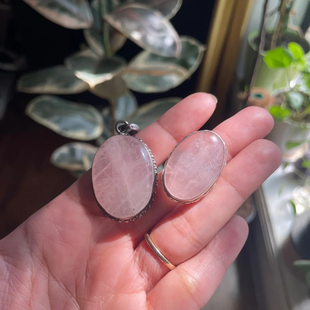 Vintage 925 Silver and Rose Quartz Pendant & Ring Set - Picture 4 of 7